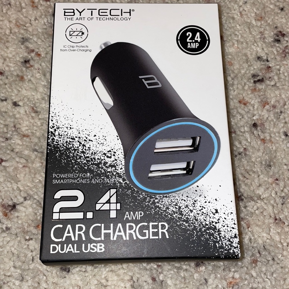 New 2.4 Amp Car Charger Dual USB